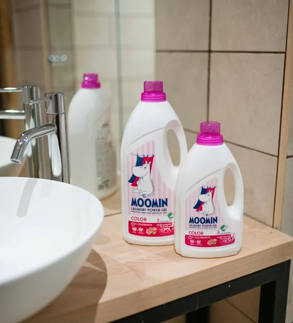 „Moomin“ skalbinių gelis spalvotiems drabužiams, 1,8 l